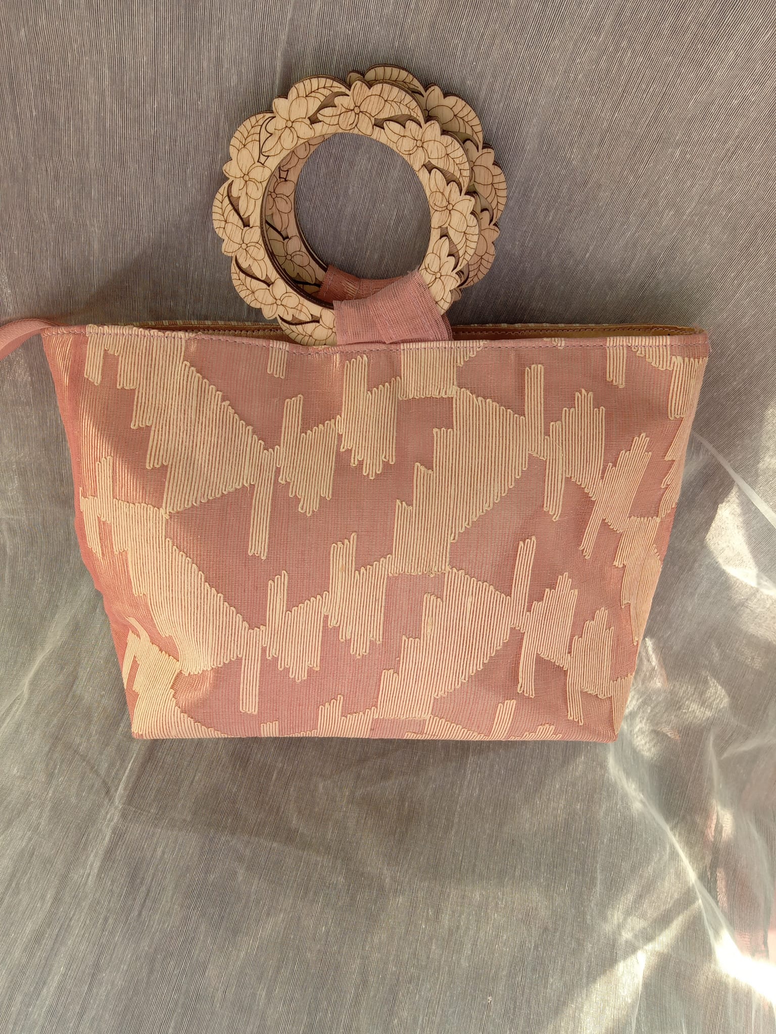 Jamdani Purse (Gold With Pink)